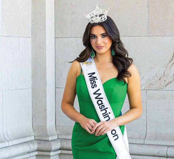 GSBA president Miguel Acosta at commencement 